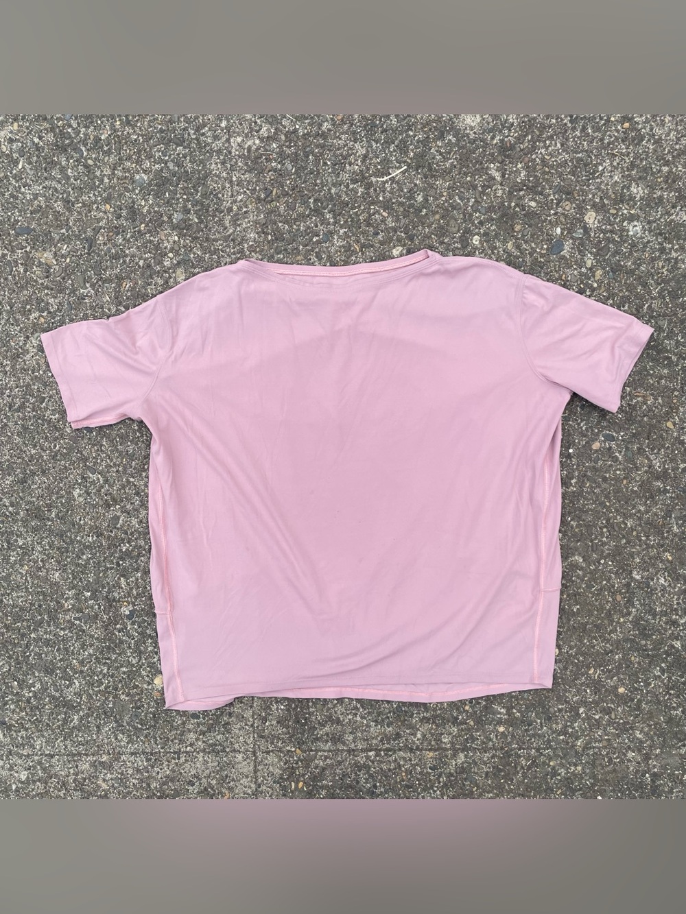 Lululemon back in action pink short sleeved shirt XL (24x23)